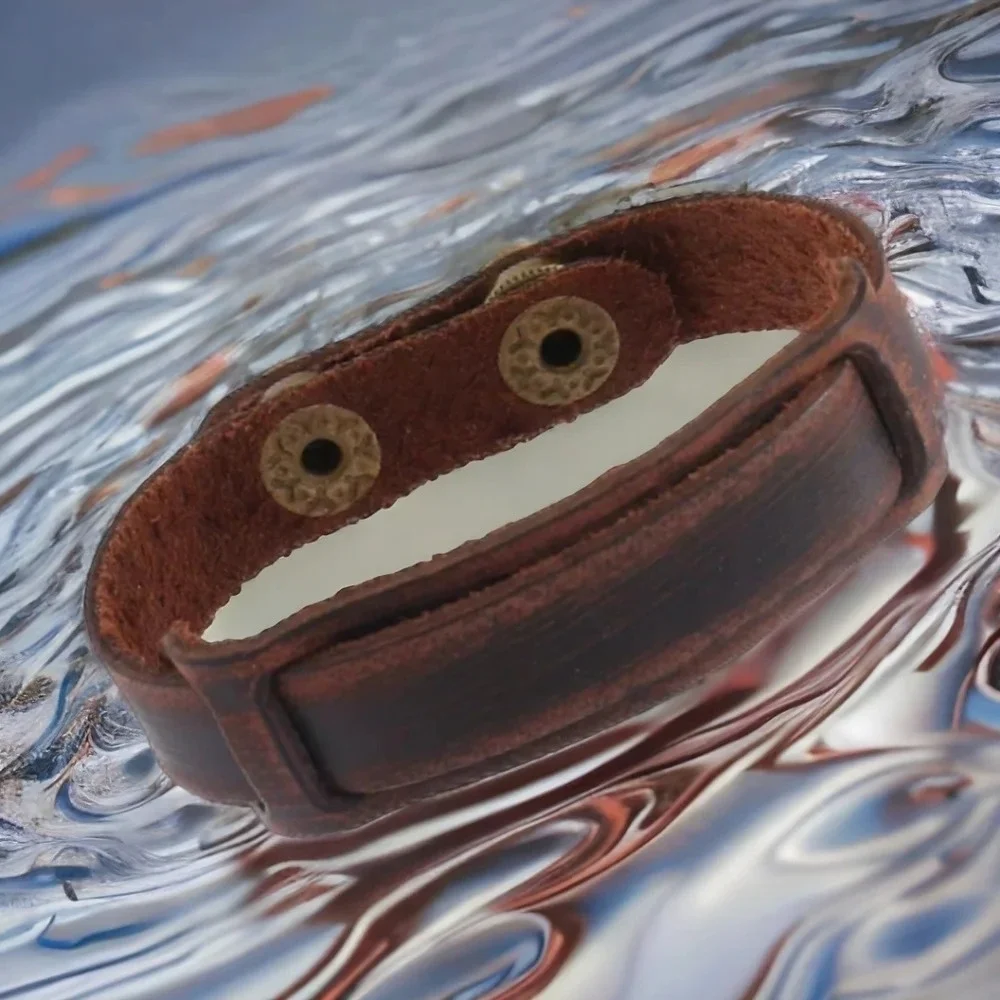 Brass snap closure vintage brown leather bracelet, 8.85